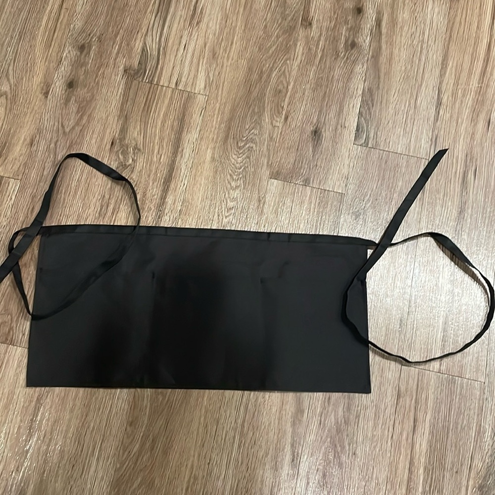 BRAND NEW WAITRESS APRONS